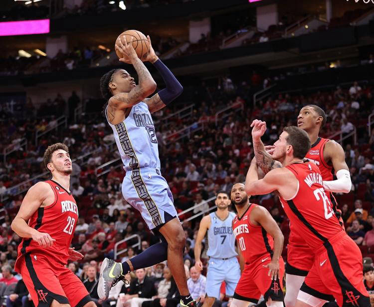 什琴斯尼哥哥：我弟更愿意坐板凳，需要他时再出场帮忙（什琴斯尼兄长：弟弟宁当替补，球队需要时再上场助阵）