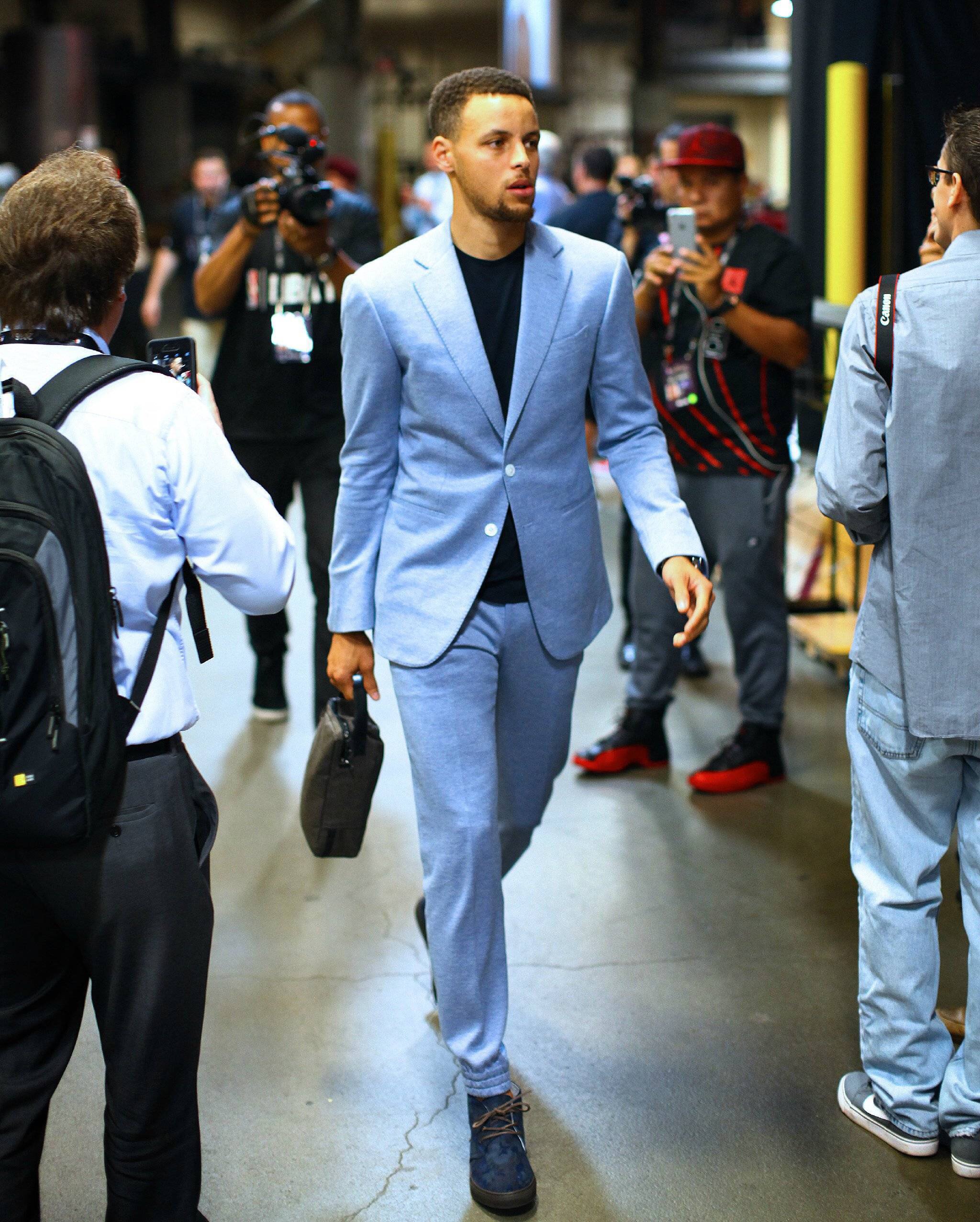 德天空：拜仁看上安德莱赫特17岁中场德卡特（德媒：拜仁有意安德莱赫特17岁中场德卡特）