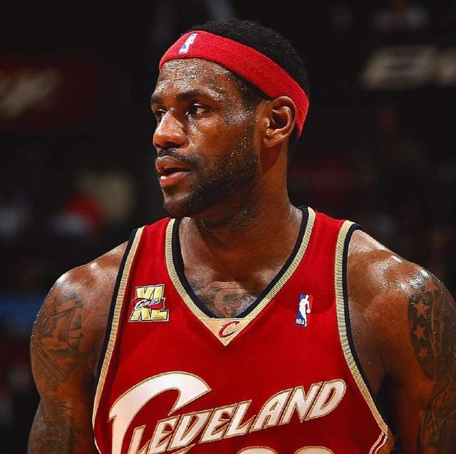 皇家马德里欲砸3000万欧元引进希腊天才穆扎基蒂斯，填补中场空缺（皇马拟斥资3000万欧引进希腊天才穆扎基蒂斯，补强中场）