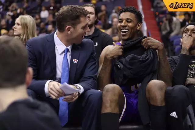 韩旭谈加盟珀斯山猫队：进步后把这些水平和能力带回中国女篮（韩旭谈加盟珀斯山猫：提升自我后把能力带回中国女篮）