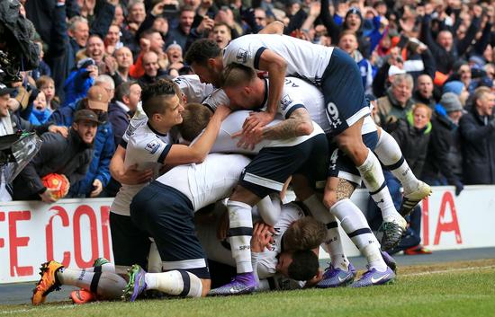 NBA新秀观察：状元秀首战亮眼,（NBA新秀追踪：状元首秀大放异彩）