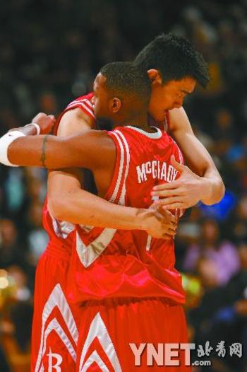 网球ATP年终总决赛：奥热-阿利亚西姆胜兹韦列夫（网球ATP年终总决赛：奥热-阿利亚西姆力克兹韦列夫）