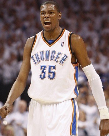 弗里克：理解亚马尔对换下不满，下次我会让他坐替补席（弗里克：理解亚马尔对被换下不满，下次将安排他打替补）